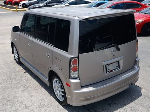 Used 2005 Scion xB FWD image 8