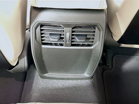 Used 2026 BMW 230i Coupe w/ Premium Package image 18