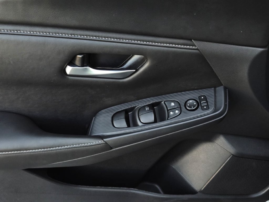 Certified 2025 Nissan Sentra SV FWD image 15