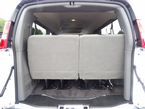 Used 2025 Chevrolet Express 3500 LS RWD image 50
