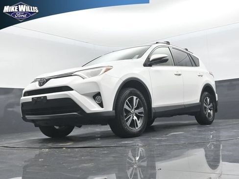 Used 2018 Toyota RAV4 XLE w/ Plus Extra Value Package FWD image 19