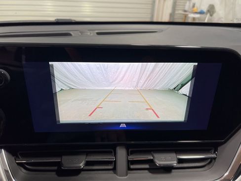 Used 2025 Chevrolet Trax LT w/ LT Convenience Package image 30