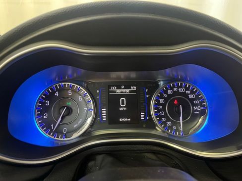 Used 2015 Chrysler 200 Limited w/ Convenience Group FWD image 21