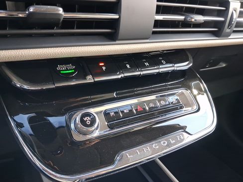 Certified 2025 Lincoln Corsair FWD image 20