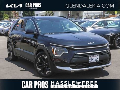 Certified 2025 Kia Niro EX FWD image 1