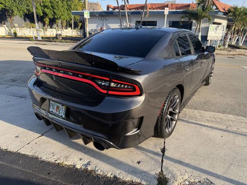 Used 2020 Dodge Charger Scat Pack w/ Plus Group RWD image 9