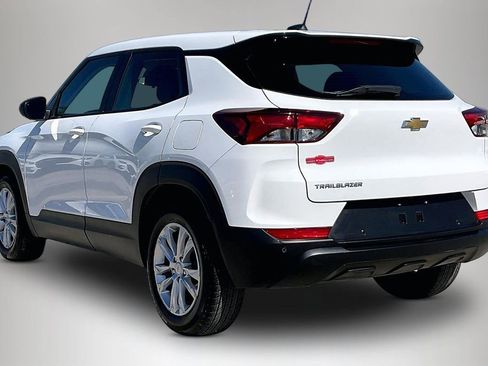 Used 2022 Chevrolet TrailBlazer LS image 4