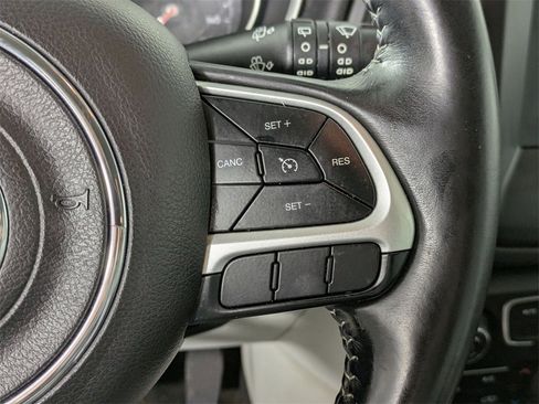 Used 2018 Jeep Compass Latitude w/ Popular Equipment Group image 19