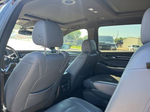 Used 2023 Buick Enclave Essence w/ Experience Buick Package FWD image 7