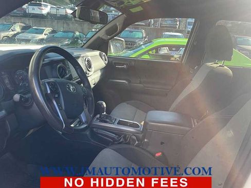 Used 2020 Toyota Tacoma TRD Off-Road AWD/4WD image 2
