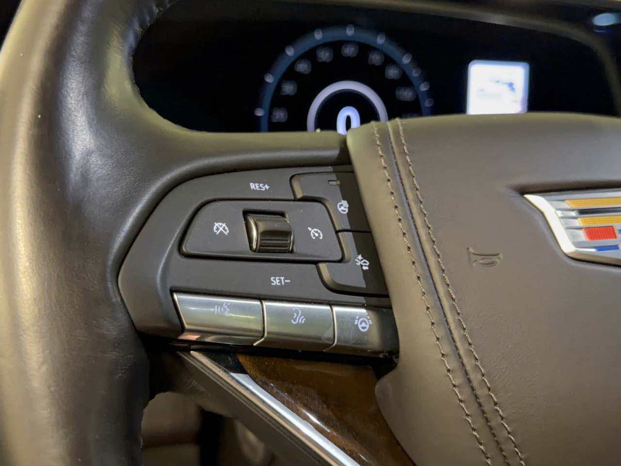 Certified 2023 Cadillac Escalade Sport Platinum w/ LPO, ONYX Package AWD/4WD image 18