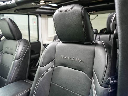 Used 2023 Jeep Wrangler Unlimited Sahara AWD/4WD image 24