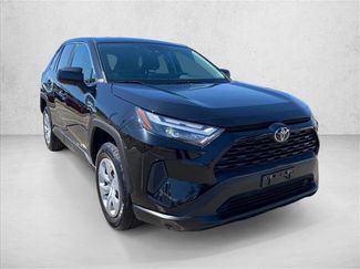 Used 2024 Toyota RAV4 LE AWD/4WD video 3