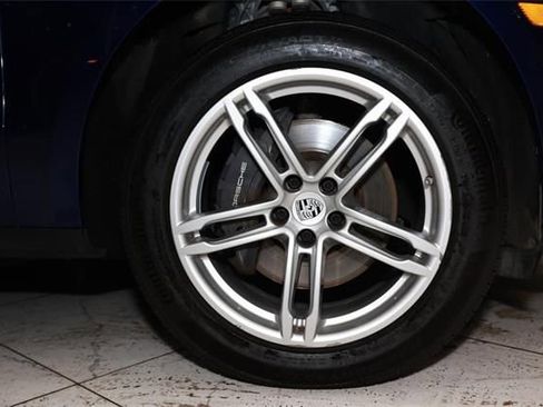 Used 2023 Porsche Macan w/ Premium Package Plus image 44