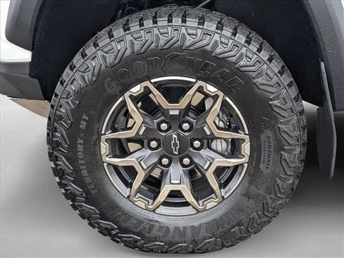 Used 2025 Chevrolet Colorado ZR2 w/ Technology Package image 23