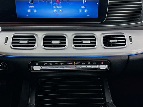 Used 2024 Mercedes-Benz GLE 350 4MATIC w/ AMG Line Exterior image 13