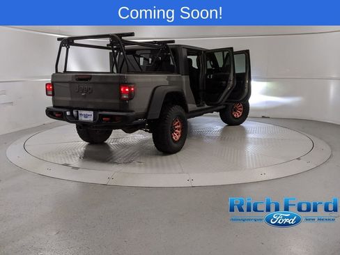 Used 2021 Jeep Gladiator Rubicon w/ Cold Weather Group image 9