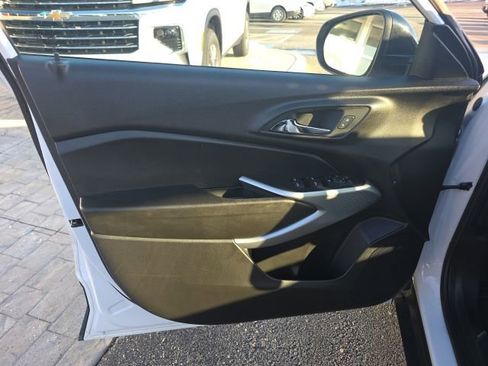 Used 2024 Chevrolet Trax RS image 11