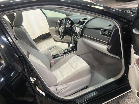 Used 2014 Toyota Camry XLE FWD image 27