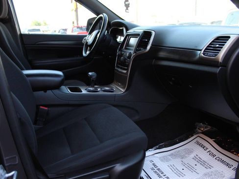 Used 2015 Jeep Grand Cherokee Laredo w/ Quick Order Package 23E image 9