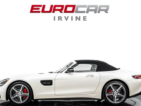 Used 2021 Mercedes-Benz AMG GT Roadster image 3