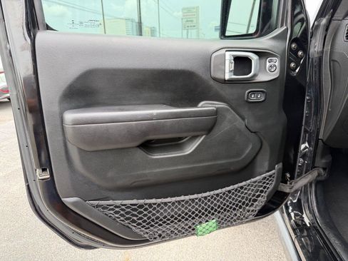Used 2020 Jeep Wrangler Unlimited Rubicon AWD/4WD image 12