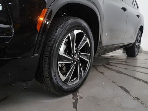 Used 2025 Buick Enclave Sport Touring image 24