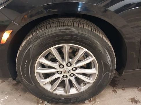 Used 2024 Buick Enclave Premium AWD/4WD image 42