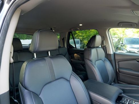 Used 2025 Honda Pilot EX-L image 39