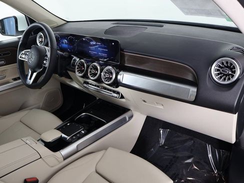 Certified 2023 Mercedes-Benz EQB 300 4MATIC image 9