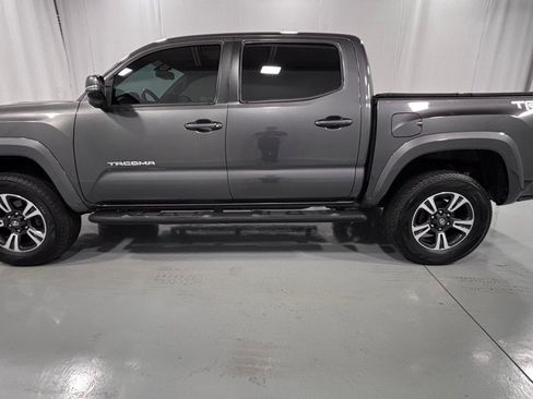Used 2016 Toyota Tacoma TRD Sport AWD/4WD image 8
