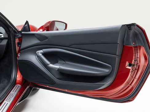 Certified 2022 Ferrari F8 Tributo RWD image 53