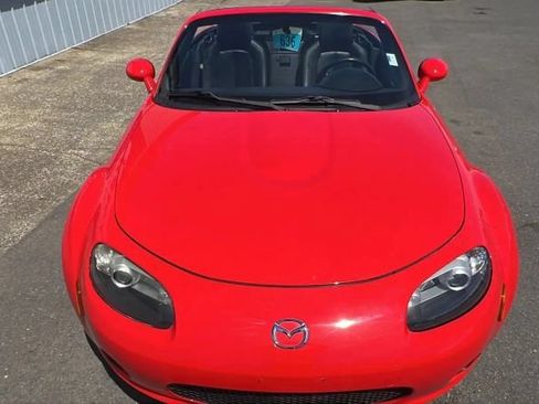 Used 2006 MAZDA MX-5 Miata Grand Touring RWD image 20