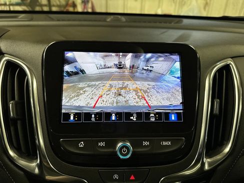 Used 2024 Chevrolet Equinox Premier AWD/4WD image 25