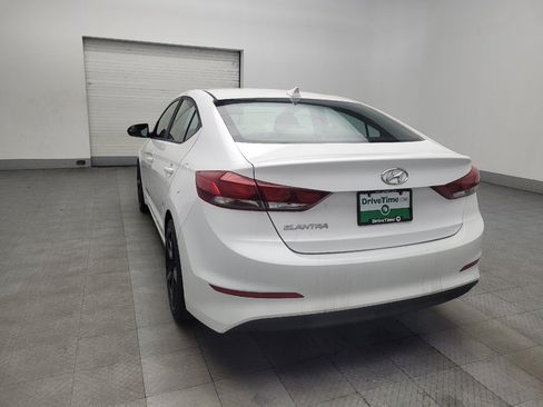 Used 2017 Hyundai Elantra SE image 5