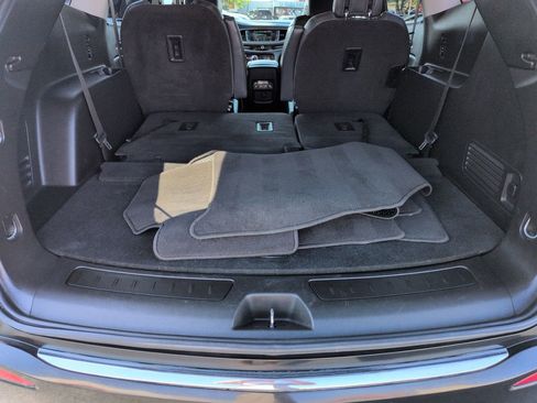 Used 2018 Buick Enclave Essence AWD/4WD image 23