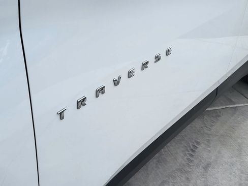 Used 2023 Chevrolet Traverse LT FWD image 10