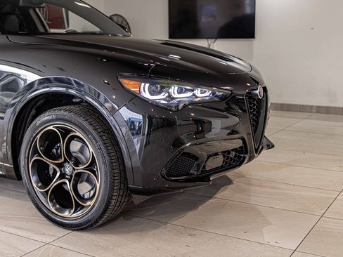 New 2025 Alfa Romeo Stelvio Sprint image 3
