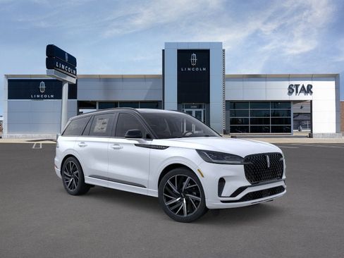 New 2025 Lincoln Aviator Black Label w/ Black Label Special Edition AWD/4WD image 7