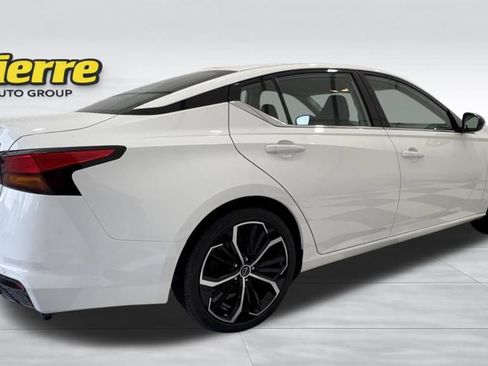 Used 2025 Nissan Altima 2.5 SR FWD image 5