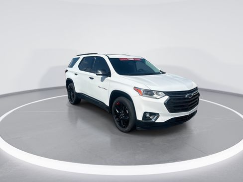 Used 2020 Chevrolet Traverse Premier w/ Redline Edition AWD/4WD image 2