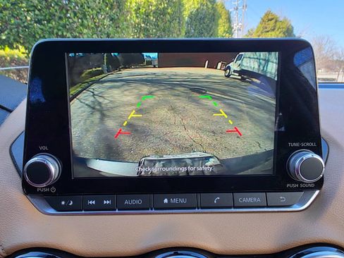 Used 2021 Nissan Sentra SV w/ SV Premium Package image 21