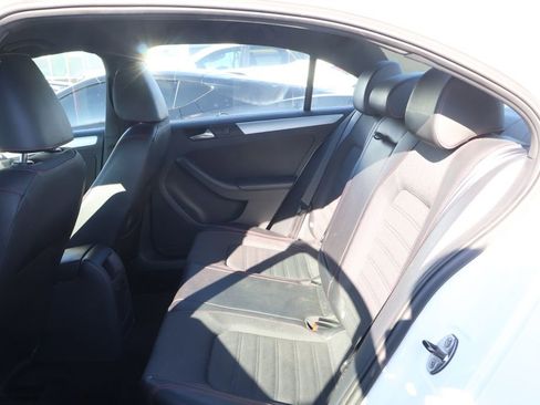 Used 2013 Volkswagen Jetta GLI image 29