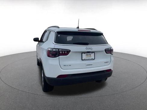 Used 2025 Jeep Compass Latitude image 11