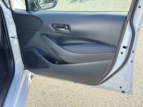 Used 2025 Toyota Corolla LE image 8