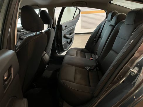Used 2025 Nissan Altima 2.5 SV FWD image 24