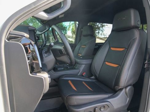 Used 2024 GMC Sierra 2500 AT4 w/ Technology Package AWD/4WD image 15