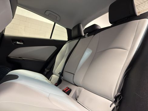 Used 2016 Toyota Prius Four image 29