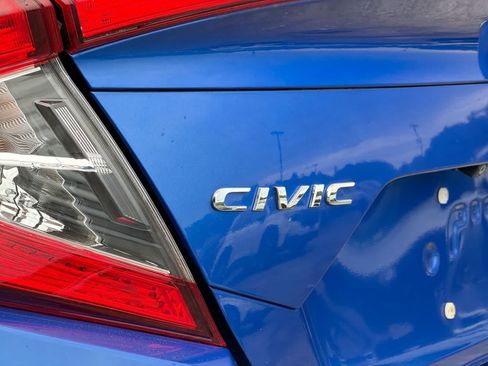 Used 2019 Honda Civic Sport image 13