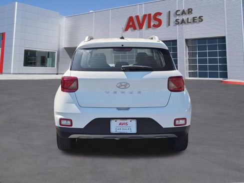 Used 2025 Hyundai Venue SEL FWD image 7